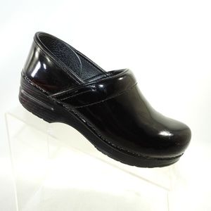 Dansko Size 7.5 Black Casual Clogs Shoes For Women
